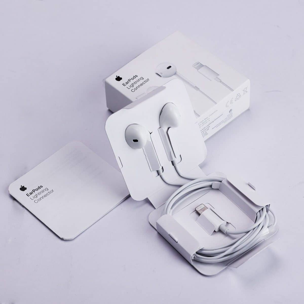 Wired Earphone with Microphone for iPhone Gaming Stereo Headset with Volume Control